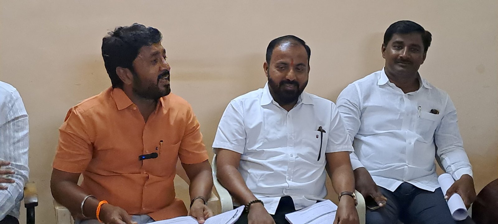 खाजगी प्लॉटिंगला फायदा, शहर दुर्लक्षित? तुळजापूर रस्ते कामांवर घोटाळ्याचे आरोप