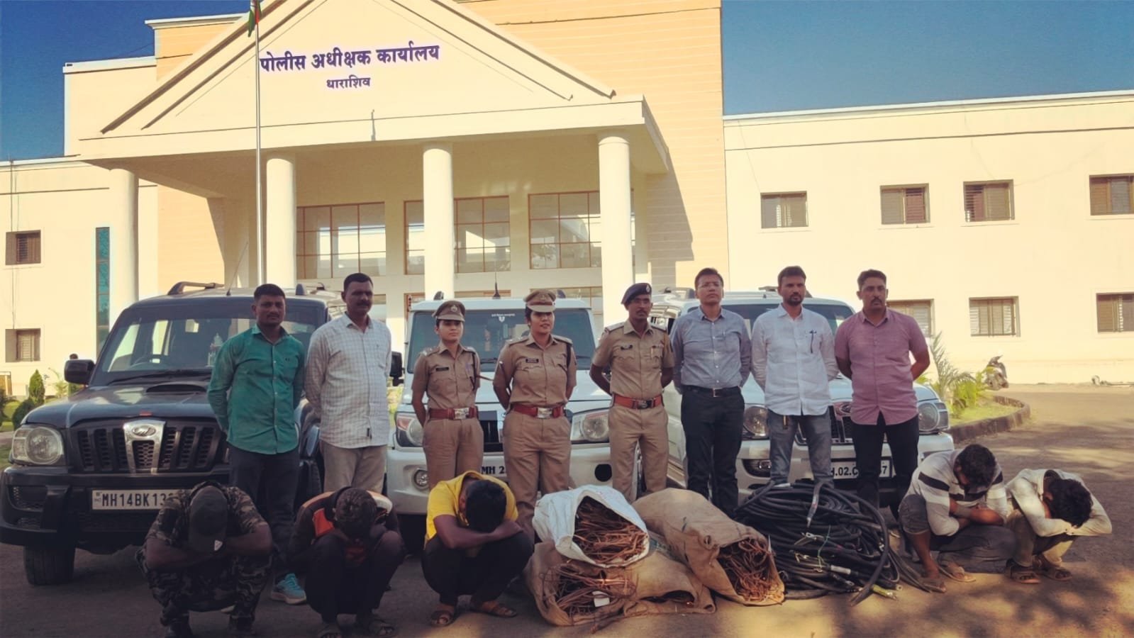 पवनचक्कीतील तांब्याच्या तारा लुटणारी टोळी जेरबंद; ८ गुन्ह्यांचा उलगडा, ४२ लाखांचा मुद्देमाल जप्त
