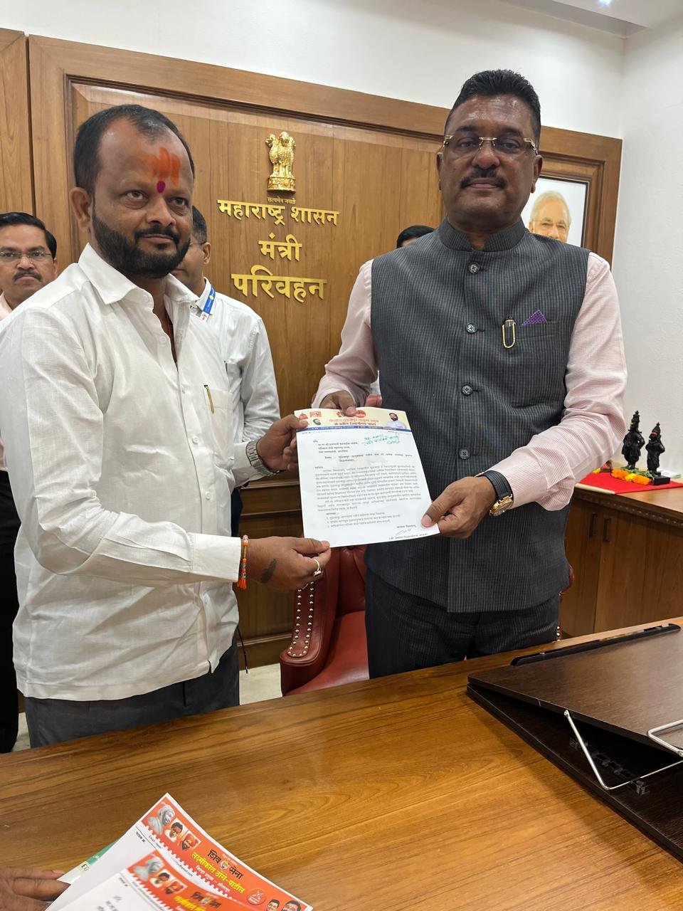 तुळजापूर आगाराला नवीन एसटी बसेस द्या; ग्रामीण विद्यार्थी व भाविकांच्या सोयीसाठी तालुकाप्रमुख अमोल जाधव यांची परिवहन मंत्र्यांकडे मागणी