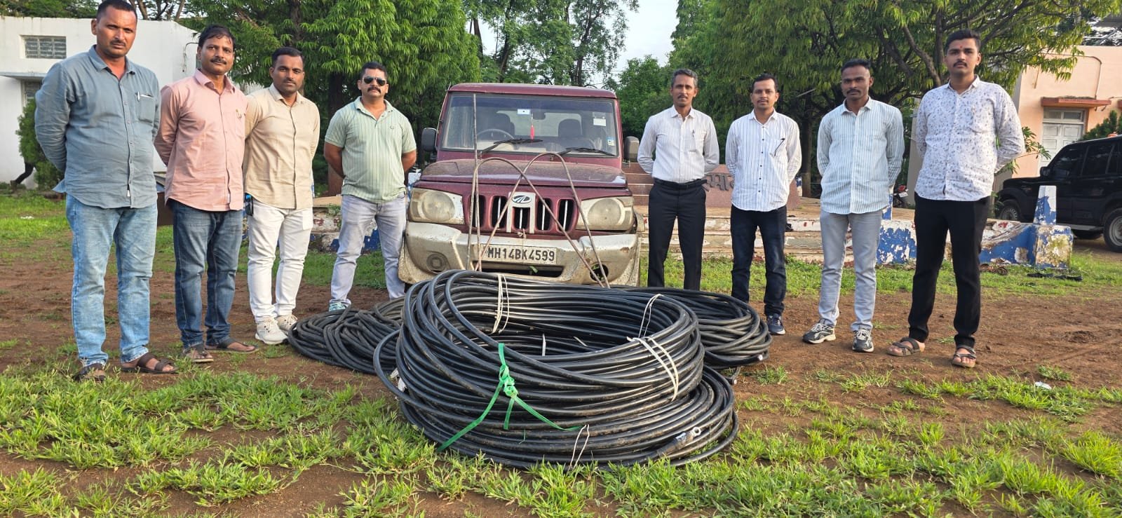 पवनचक्कीचे साहित्य चोरणारी सराईत टोळी स्थानिक गुन्हे शाखेच्या गजाआड; ४ गुन्ह्यांची उकल, ४.४८ लाखांचा मुद्देमाल जप्त